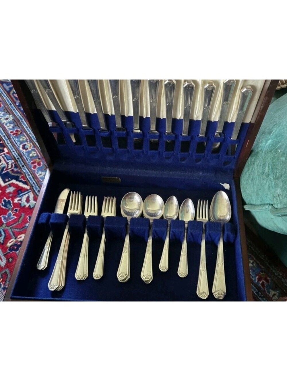 WM Rogers Mfg Co IS "Fidellis" Flatware Set  (Silverplate 66 Pcs + Wood Box Read